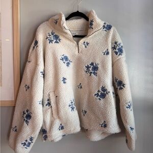 Francesca's Cream Fleece Pullover